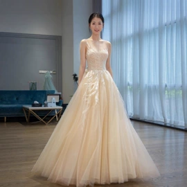 婚纱;秀禾服;晚礼服