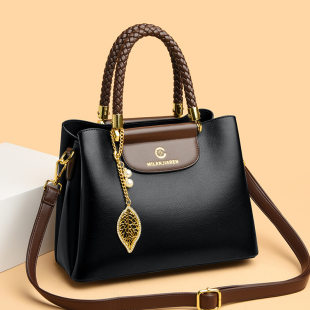 Fashionable capacious one-shoulder bag, city style, high-end