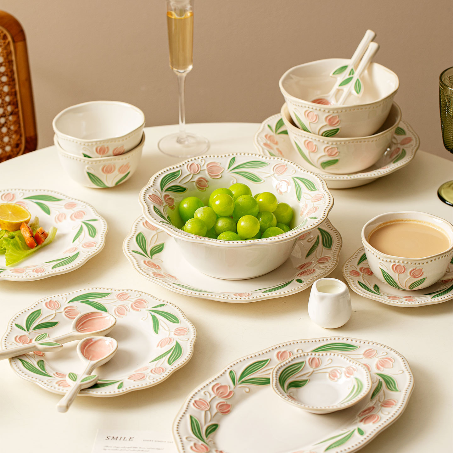 Serie de flores de cerámica japonesa de estilo retrógrado cubiertos de cerámica de alto valor de esmalte platos de color platos de frutas de arroz caseros
