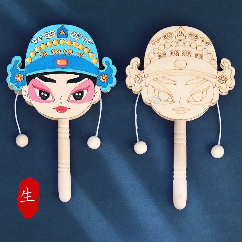 京劇の顔の譜は波を打って太鼓を打ちますdiy子供の手作りの木質の伝統の国風はおもちゃの絵画を持って色の木の白胚を塗ります。|undefined