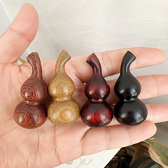 木製のヒョウタンのキーはペンダントの黒檀の紫色の檀木のヒョウタンのペンダントの黄色のナシの檀木の工芸品です。