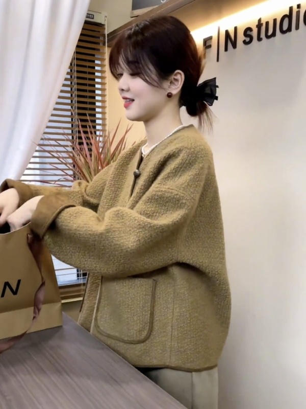 韩系小香风短款外套女2025春秋新款时尚休闲百搭皮毛一体上衣百搭|undefined