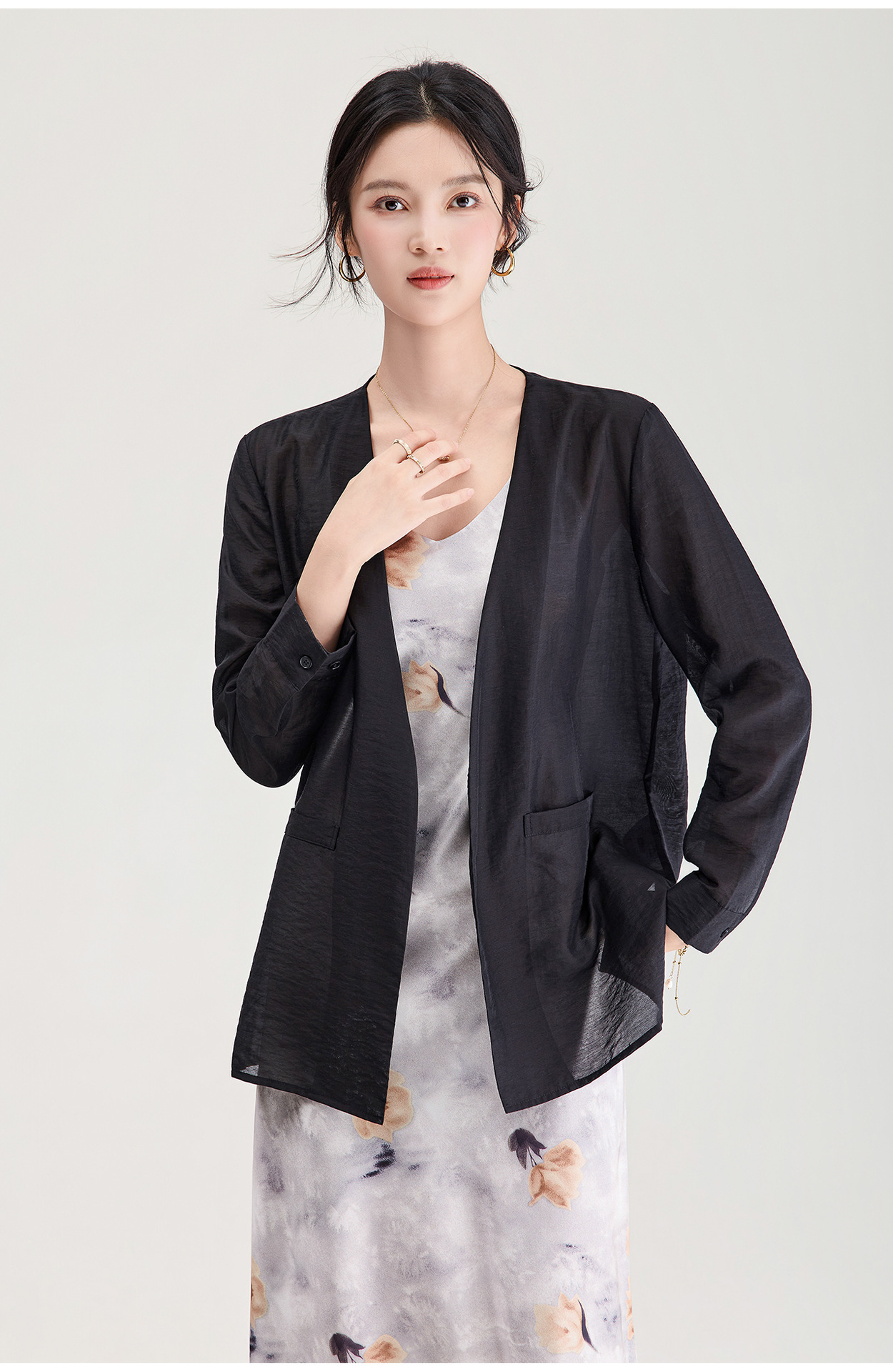 Áo cardigan nữ tay dài chất liệu tencel mát lạnh dáng rộng — màu đen chi tiết 2