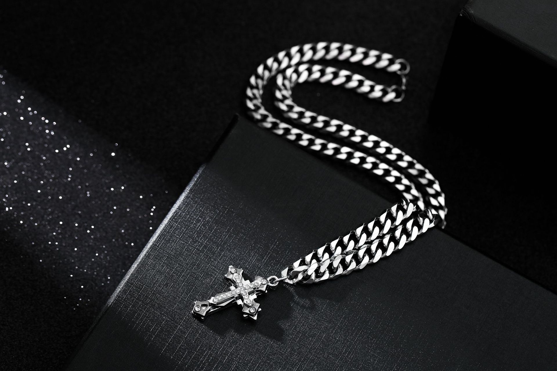 IG Style Simple Style Classic Style Cross Alloy Titanium Steel Unisex Pendant Necklace 1 Piece display picture 5