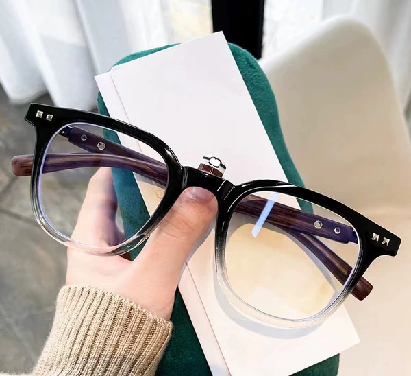 Gradient black frame