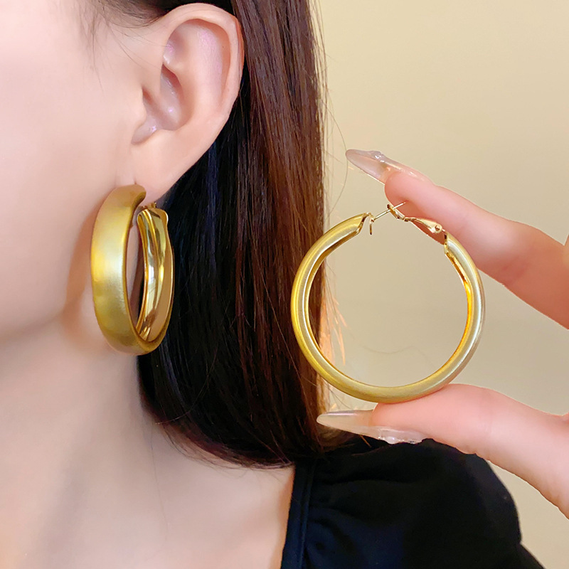Golden, diameter 51mm