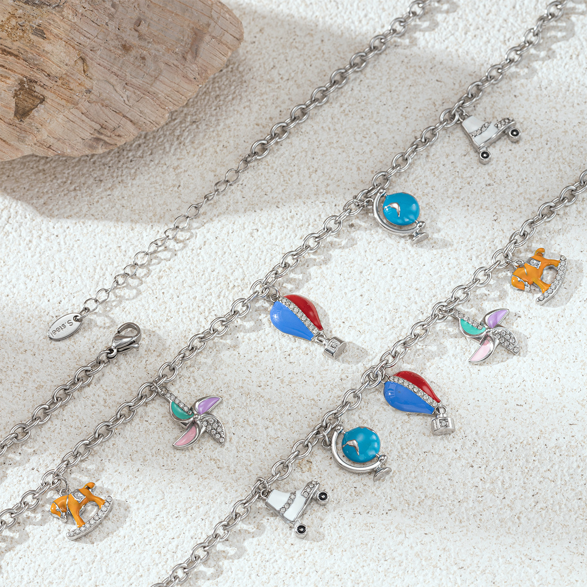 Collar de acero inoxidable de la UE y los Estados Unidos, lujo ligero, nicho de oro blanco, molino de viento natural, collar de colgante para mujeres no se desvanece