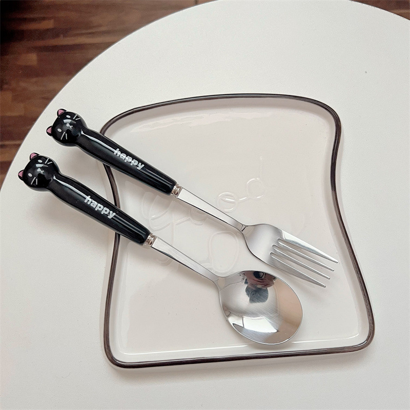 검은 고양이 숟가락