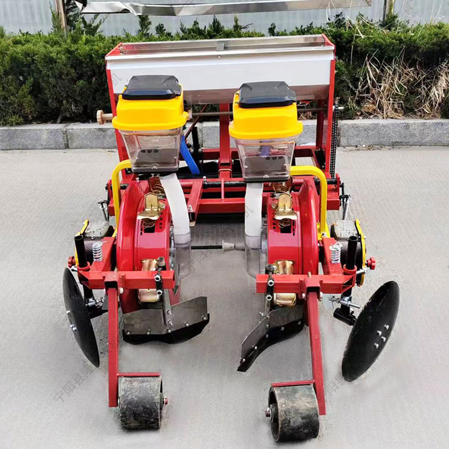 玉米油菜铺摸播种机 大豆谷子高粱铺膜播种机 鸭嘴式铺摸播种机