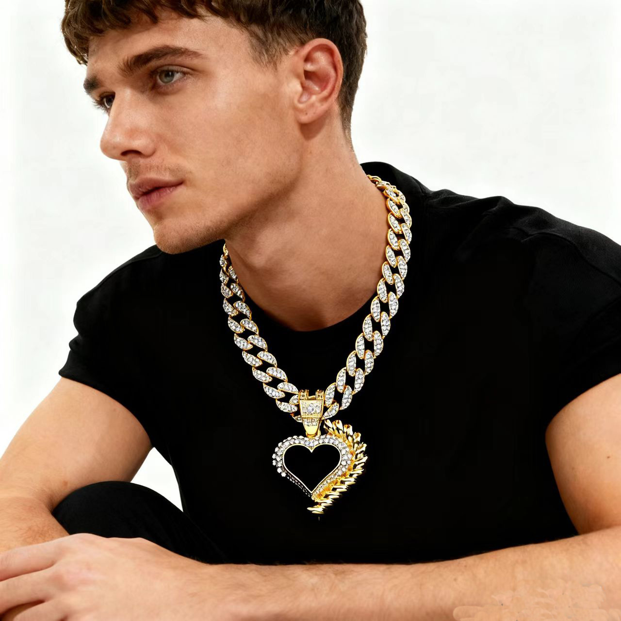 Europa y los Estados Unidos transfronterizos nuevos ligeros de lujo amor lleno colgante de aleación de diamantes cubano collar hip-hop moda fábrica de joyería masculina al por mayor