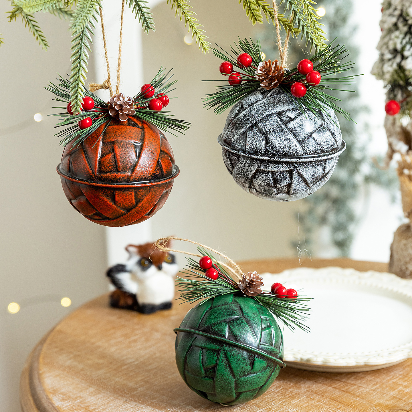 Amazon Christmas Colorful Bell Ornaments 8cm Painted Metal Texture Christmas Tree Decoration Accessories Wholesale Retro