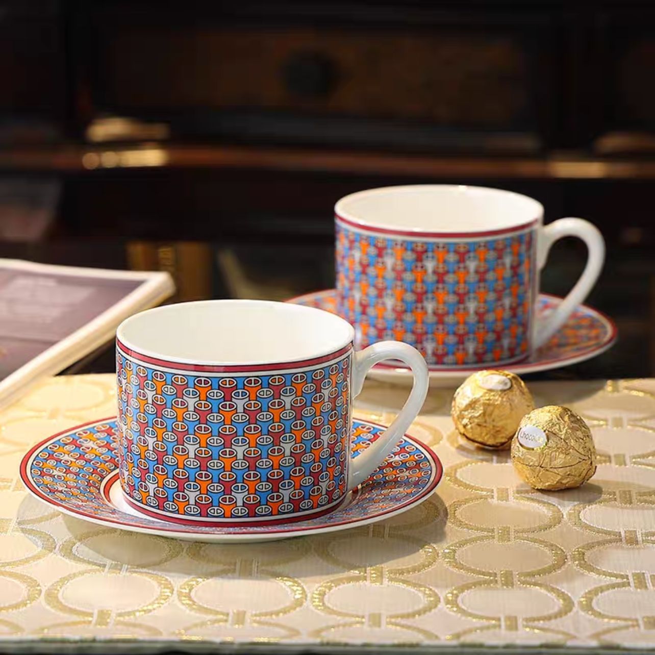 Corte europea transfronteriza retrógrada taza de café de porcelana casera doble taza de plato taza de cerámica taza de té de la tarde pareja