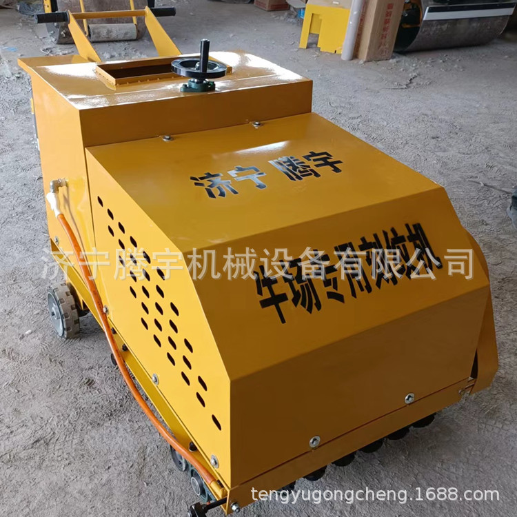 内蒙古奶牛场水泥路面刻纹机 牛场地面刻槽机 养殖场路面开槽机