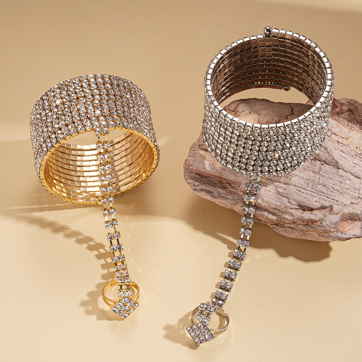 Brazalete de anillo redondo geométrico multicapa con diamantes europeos y estadounidenses, nicho de moda transfronteriza, personalidad ligera y lujosa, joyas de alta calidad para mujeres