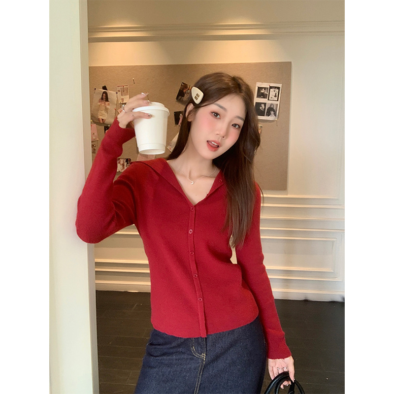 新年红色V领长袖针织开衫外套女2025春装新款甜辣妹气质绝美上衣