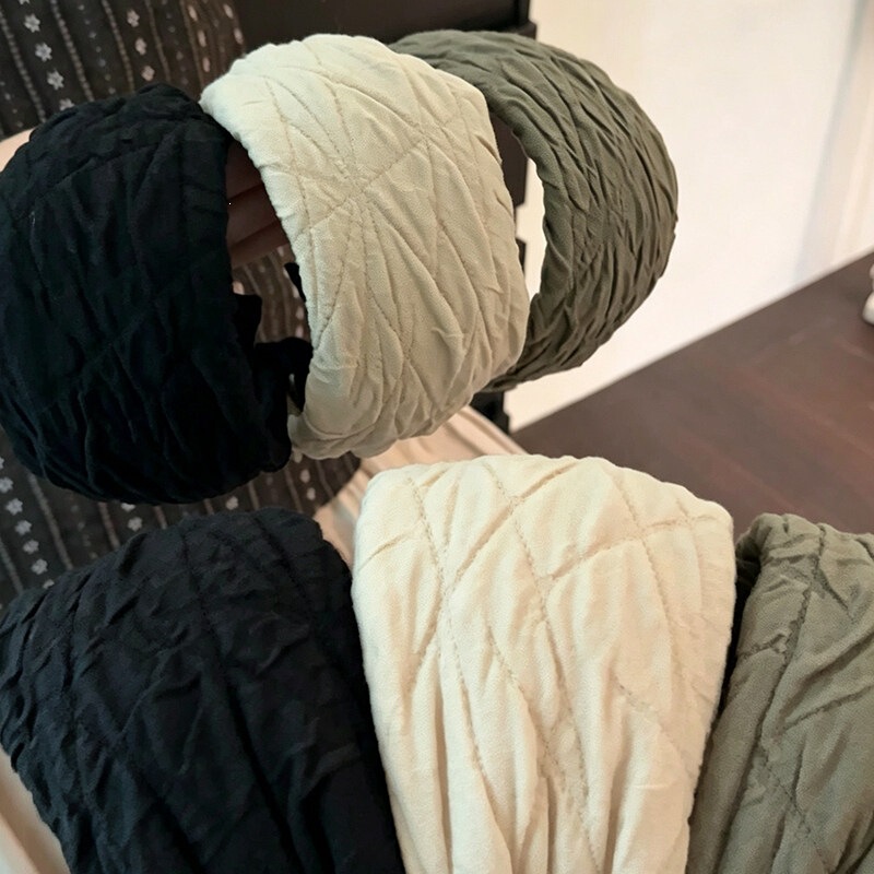 Korean-style ultra-wide 8cm bubble pleated fabric headband to make the head look rounder, hide stray hair, and is suitable for use without makeup or when washing your face Korean-style ultra-wide 8cm bubble pleated fabric headband to make the head look rounder, hide stray hair, and is suitable for use without makeup or when washing your face