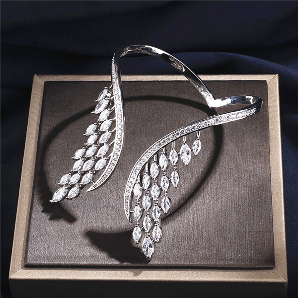 Feehow nueva moda creativa pulsera abierta de las mujeres incrustaciones AAA ZIRCON pulsera personalizada Mujer al por mayor