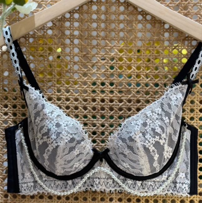 6880 Pure Desire Bra Pestañas Encaje Colgante de perlas Oreja de conejo ultrafina Anillo de acero suave Copa BC Ropa interior Sujetador sexy