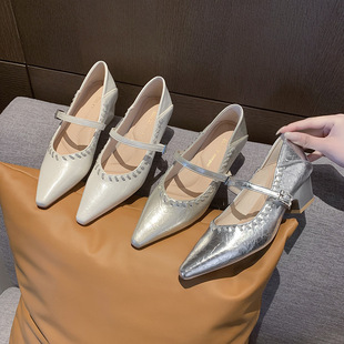 �ָ����^��ЬŮ2026�����¿�һ�ֿێ�����Ь�߸�Ь�yɫ�������Ь