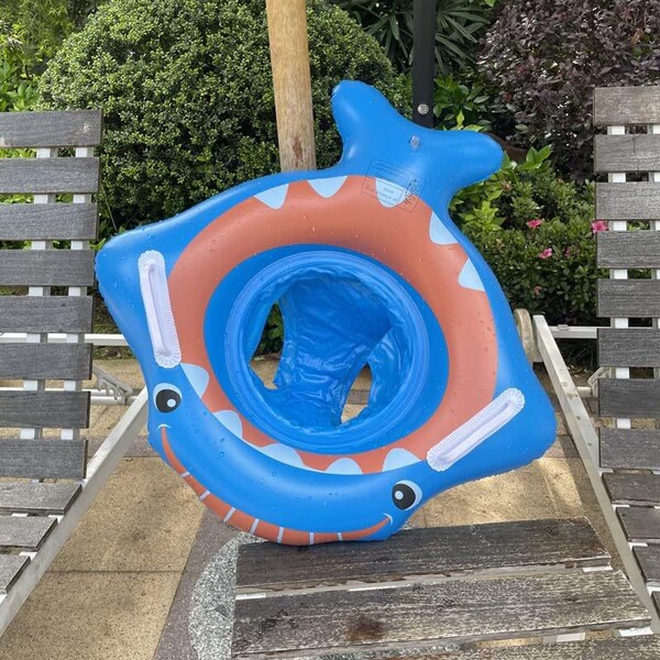 Inflatable children's chair for swimming