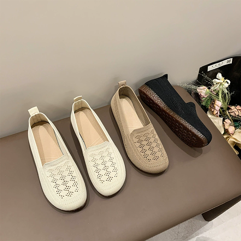 Slip-ons, shoes for mother, breathable sandals, soft sole