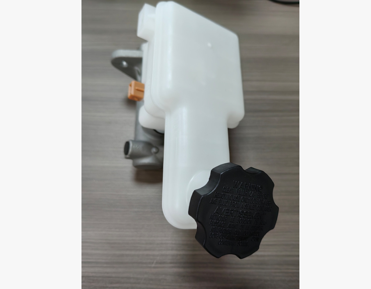 Hyundai H350 Brake Master Cylinder 58620-59000 In Stock With Sensor Interface