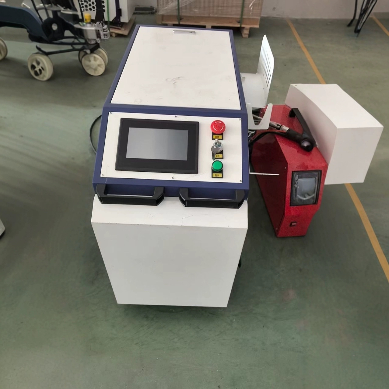 Máquina de soldadura láser de mano 1500W pequeña soldadura de acero inoxidable 220V máquina de soldadura de aluminio 2000W máquina de desoxidable láser