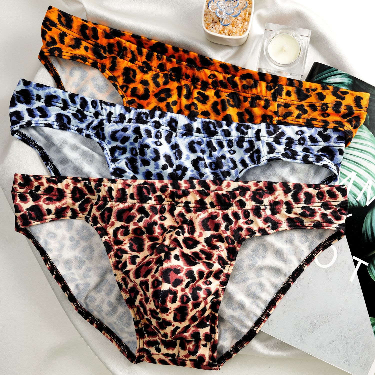 Leopard Print Men's Briefs Mid-Waist Sexy Breathable Soft Comfortable Wild Soft Shorts Men's Briefs