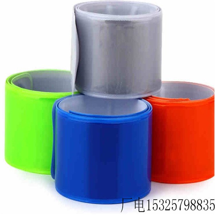 Correa reflectante Correa de muñeca Anillo de pulsera reflectante Banda de advertencia deportiva Fuente del fabricante Logotipo de producción