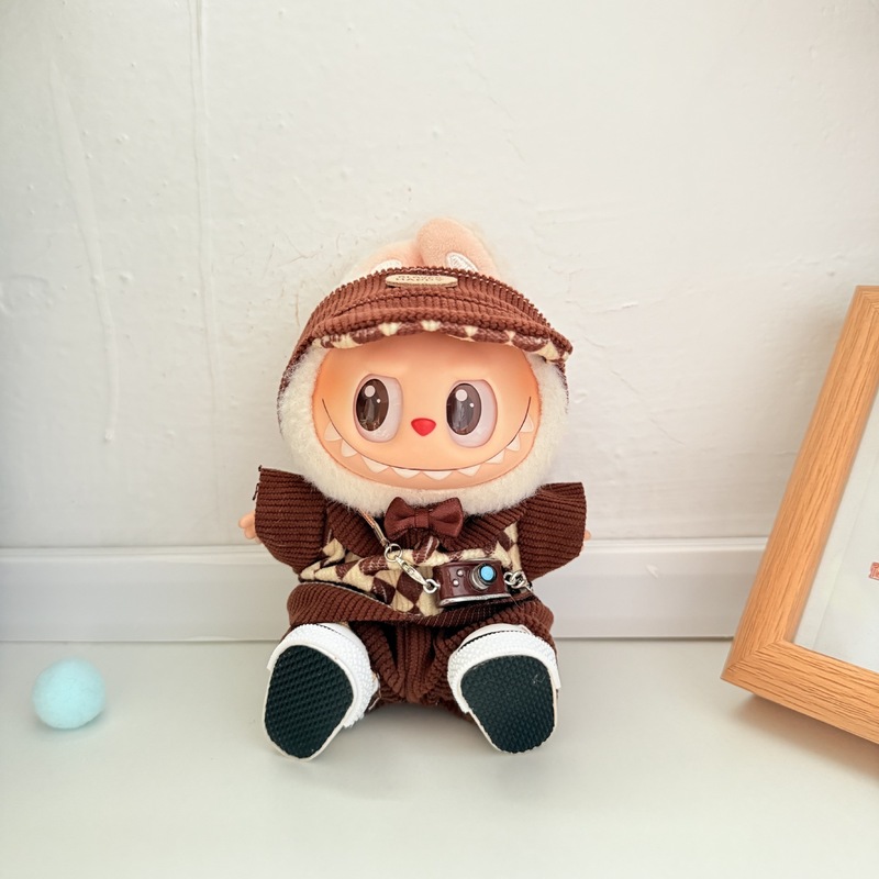 仅衣服] 一二代Labubu衣服挂件拉布布坐坐娃格纹记忆牛仔兔套装萌|undefined