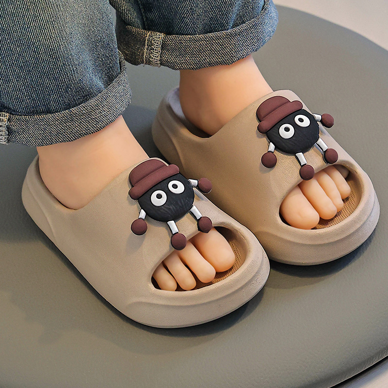 Zapatillas infantiles EVA sensación de mierda niños niñas dibujos animados de verano encantador fondo suave fondo grueso niños usar zapatillas frías