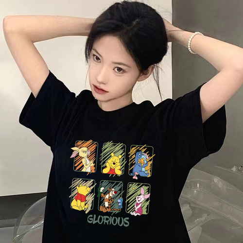 Couple's Style Unisex Vinyl Bear Black Ice Silk Crew Neck Short Sleeve T-Shirts for Men and Women: Trendy, Versatile, and Casual Outfits