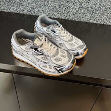 ��һ��ͬ��͹�ϵ�������������yɫ�\�����eЬ��Ů�yɫ����ϵ�Ь