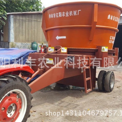 内蒙古养殖场转盘式高喷秸秆粉碎机稻草捆粉碎揉丝机
