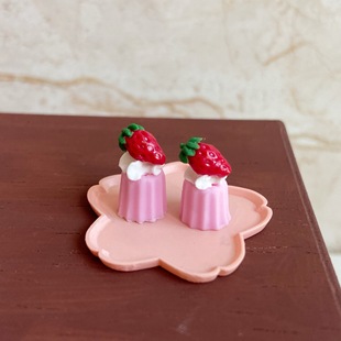 Mini Miniature Strawberry Keluli Cake Food Toy Six-point blythe Eight-point Baby House Dessert Shop Decoration Props