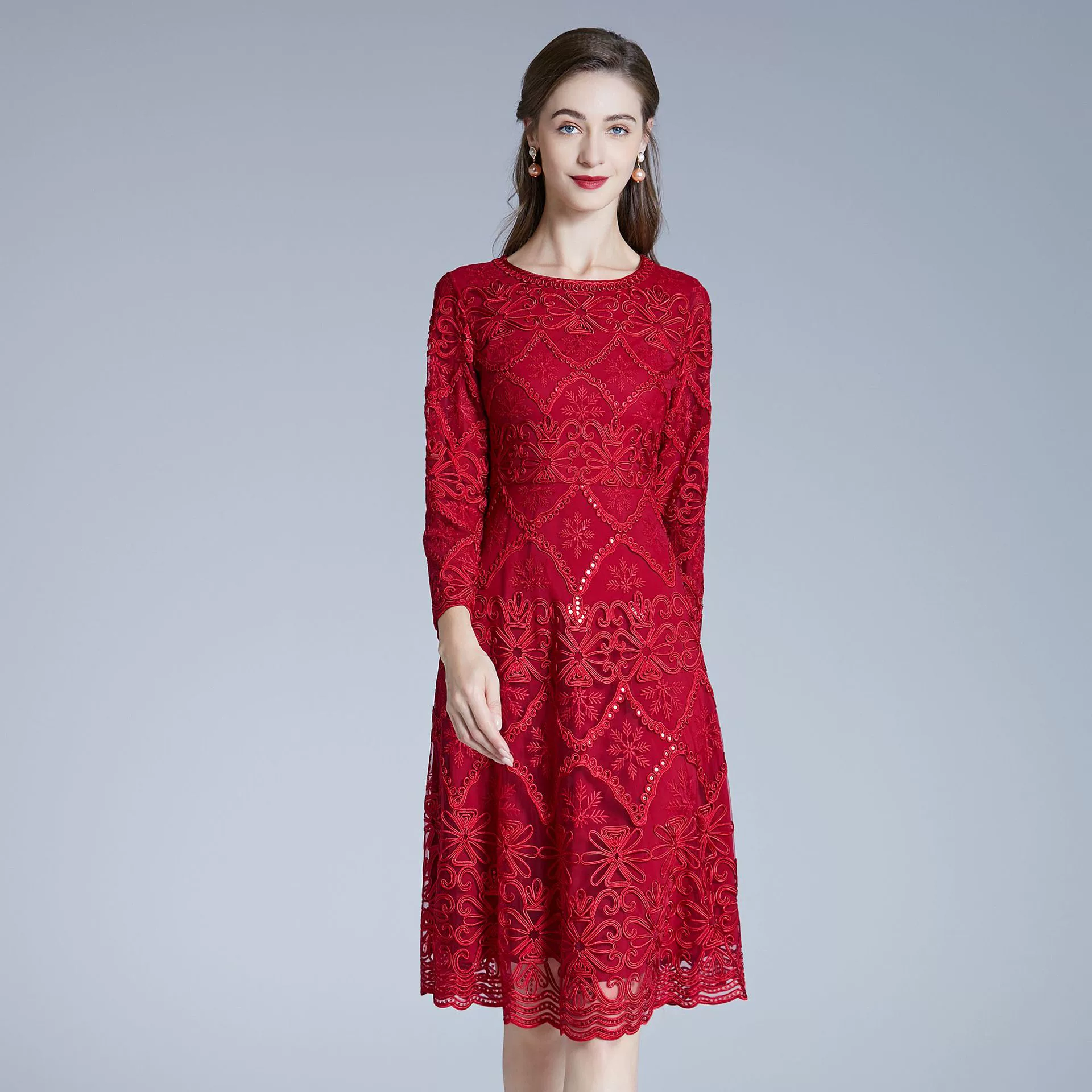 Поколение Шэньчжэнь высокого класса вышитые блестками платье осень Маленькая Счастливая Мать-в-законе мать-в-законе плюс размер платье