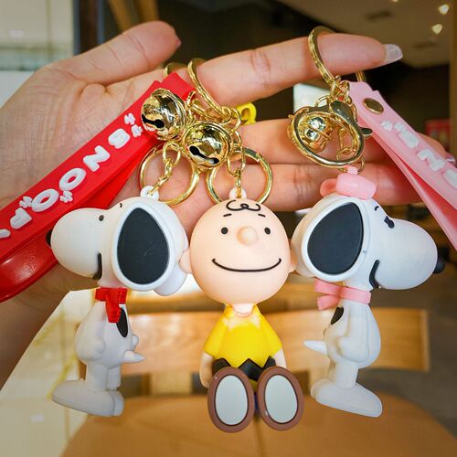 Cartoon Cute Snoopy Keychain Personalized Charlie Doll Car Keychain Pendant Fashion Small Gift Wholesale