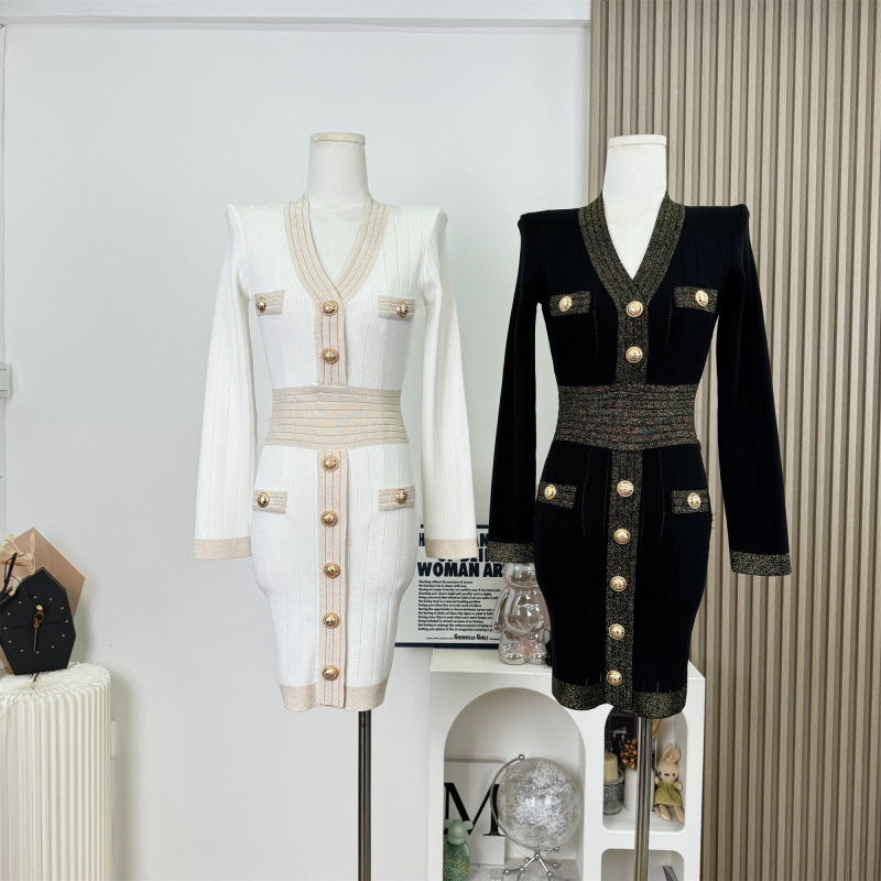 Nomanyi's in-stock autumn dress for women, featuring an elegant and sophisticated style with contrasting colors, a light luxury mesh knit, and a bodycon design