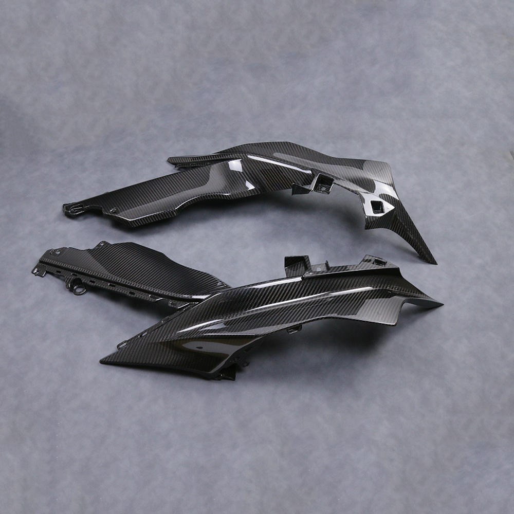Suitable for new YAMAHA YAMAHA R3 front large side plate carbon fiber shell motorcycle modification accessories