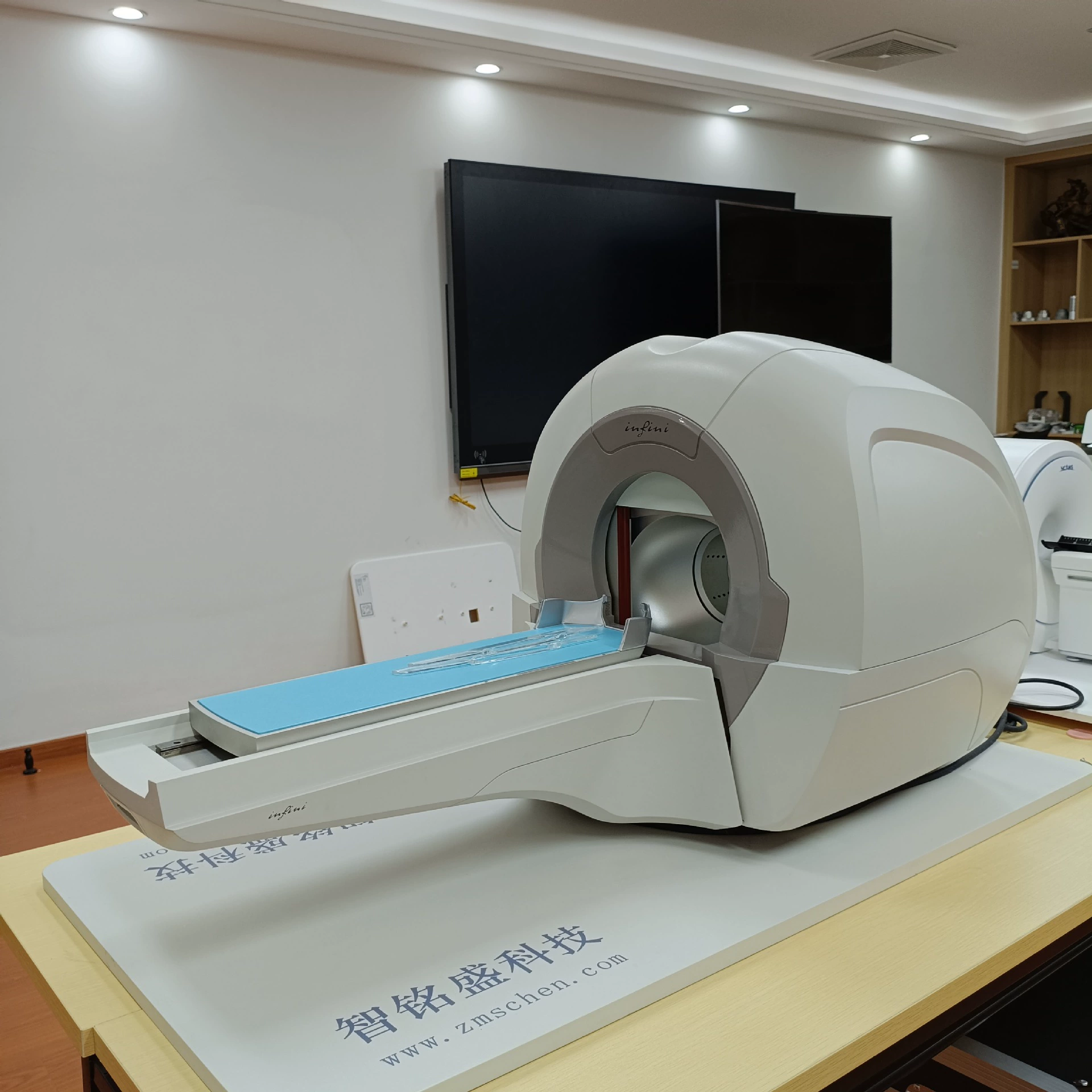 Индивидуальная настройка модели ручной пластины медицинского инструмента, обработка с ЧПУ, инфузия низкого давления, обработка мелкосерийного производства