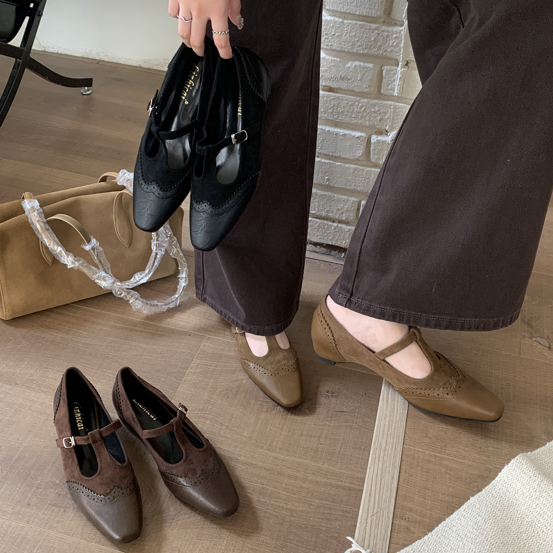 2025年新款法式复古百搭一字带平底绒面方头浅口玛丽珍鞋单鞋秋季