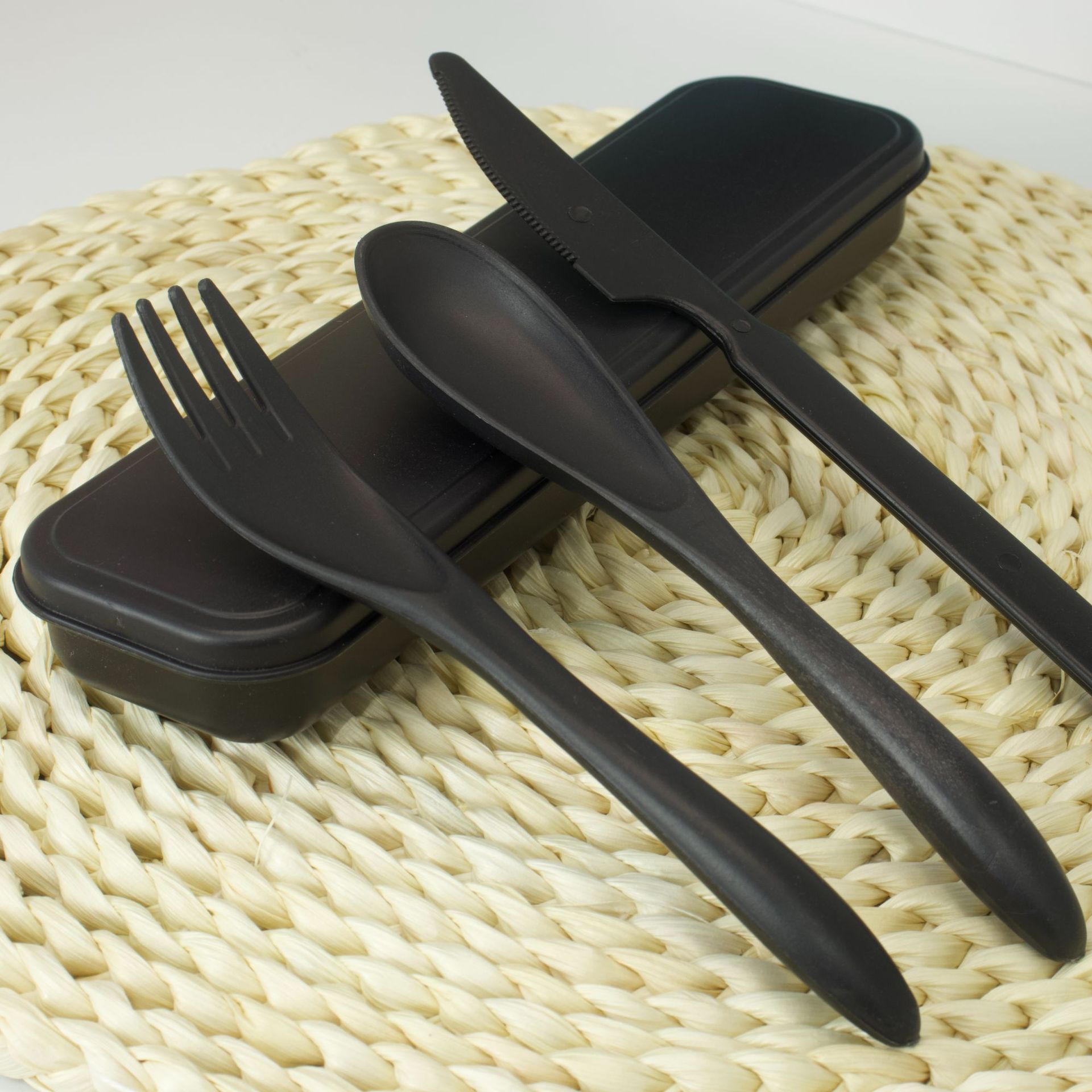 Amazon plato de comida negro tazón de sopa taza cuchillo tenedor cuchara vajilla juego de paja de trigo juego de regalo de campamento al por mayor