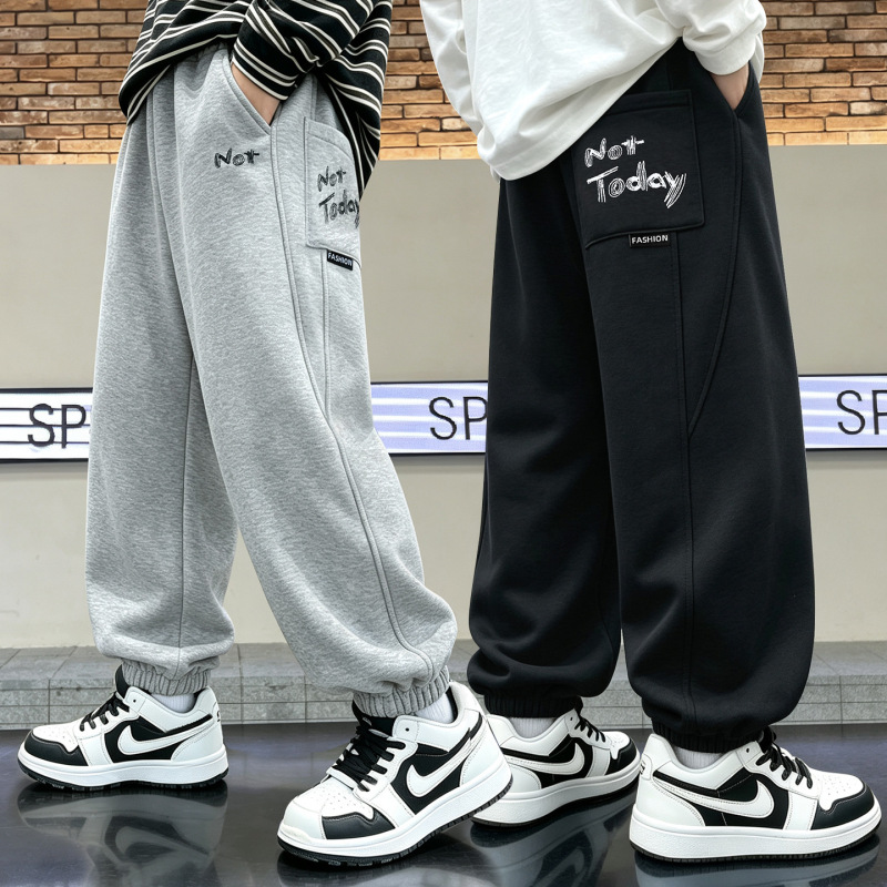 Men's casual pants, knitted sports pants, spring and autumn style, American-style long pants, trendy wide-leg straight pants, cotton feel, versatile, drapey, loose fit Men's casual pants, knitted sports pants, spring and autumn style, American-style long pants, trendy wide-leg straight pants, cotton feel, versatile, drapey, loose fit