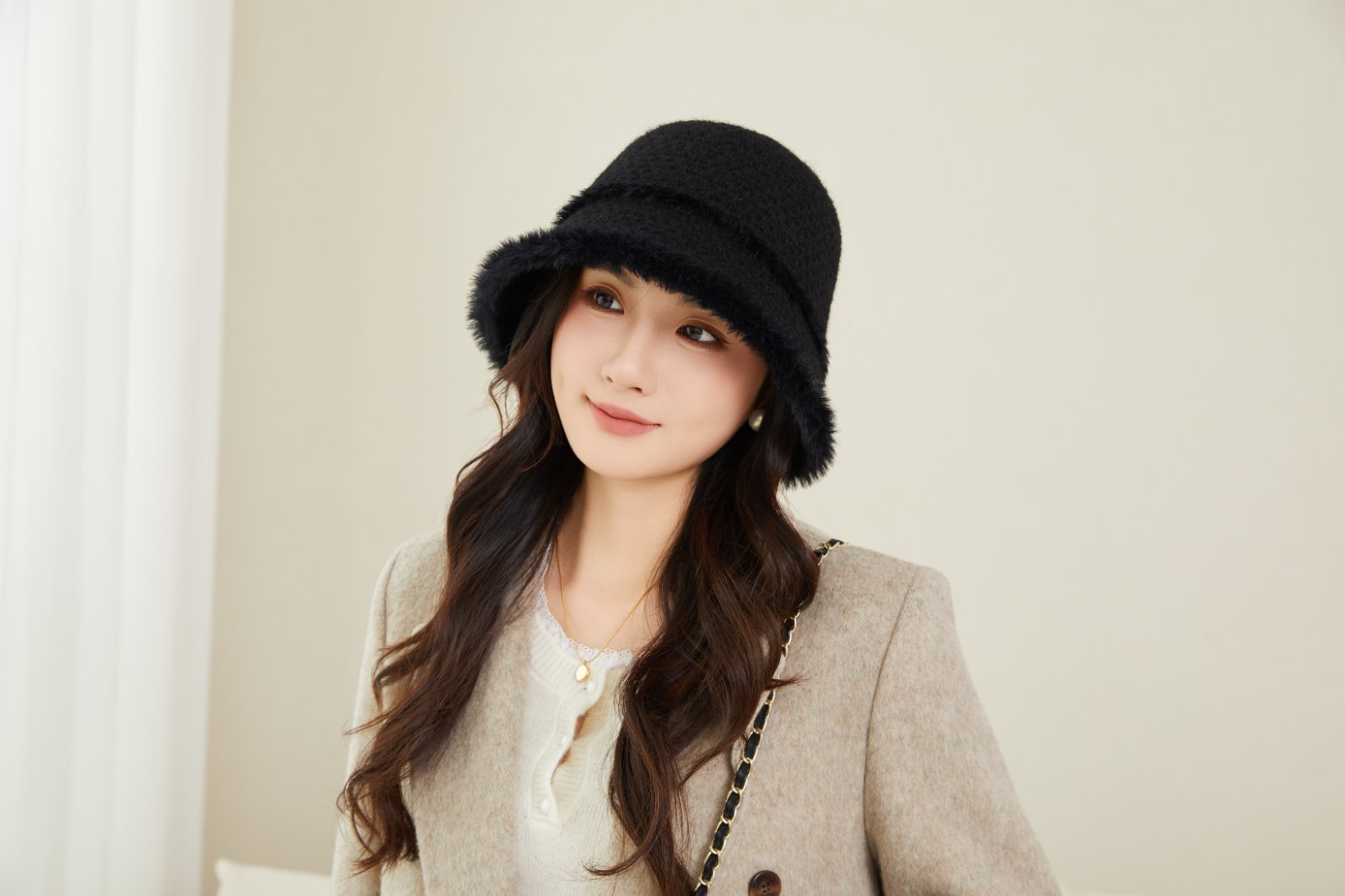 Versione coreana Visone Veet Protezione per le orecchie Fessura Donna Autunno Inverno Caldo Casual Versatile Viso Dimagrante Maglia Pescatore_voghion.com