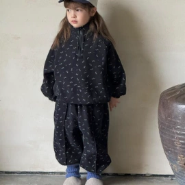 童裤;童连衣裙;童套装