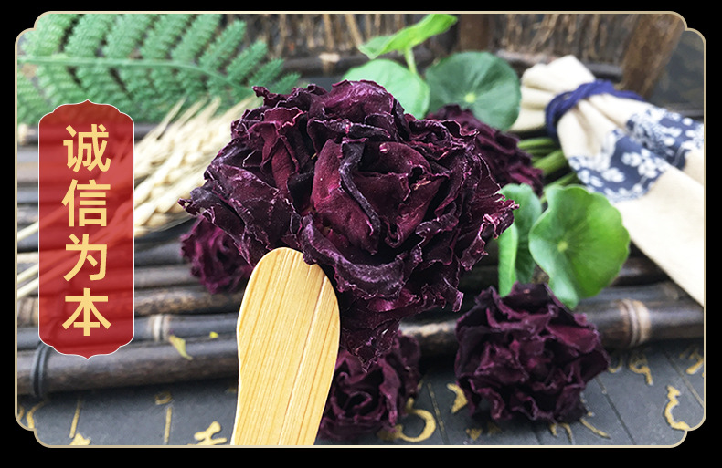 Mo Hong Rose Buds Dried Whole Flower Crowns for Tea and Culinary Use 500g in use