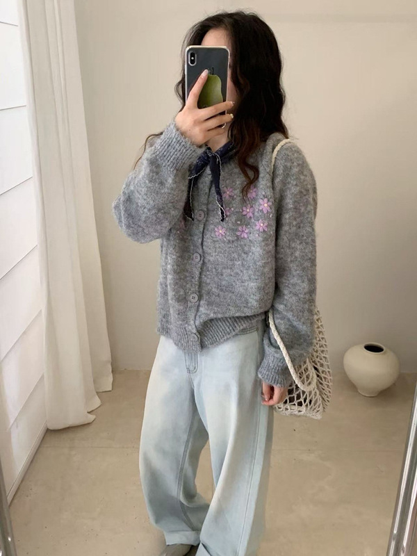 韩系穿搭针织开衫女2025新款秋装宽松休闲设计感绣花毛衣外套上衣|undefined
