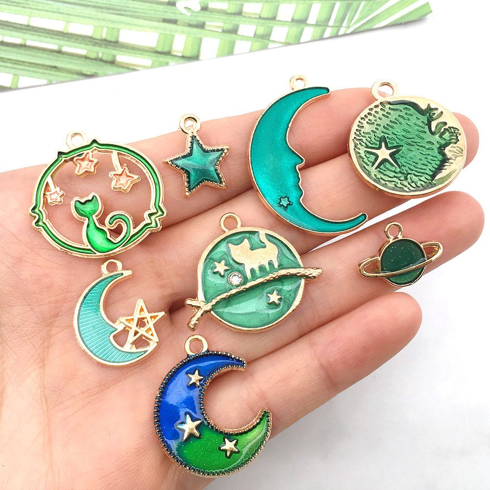 23g Weight Pendant Jewelry Making Type 21 * 25mm, 24*24mm, 24*32mm Jewelry Making Size Rhinestones Inlay Material DIY Jewelry Accessories Classification 1 Set Quantity Alloy Material Star, Moon, Cat Pattern Enamel, Inlay Design Casual, Simple Style Style 1 Set 21 * 25mm 24*24mm 24*32mm Alloy Rhinestones Star Moon Cat Pendant 14