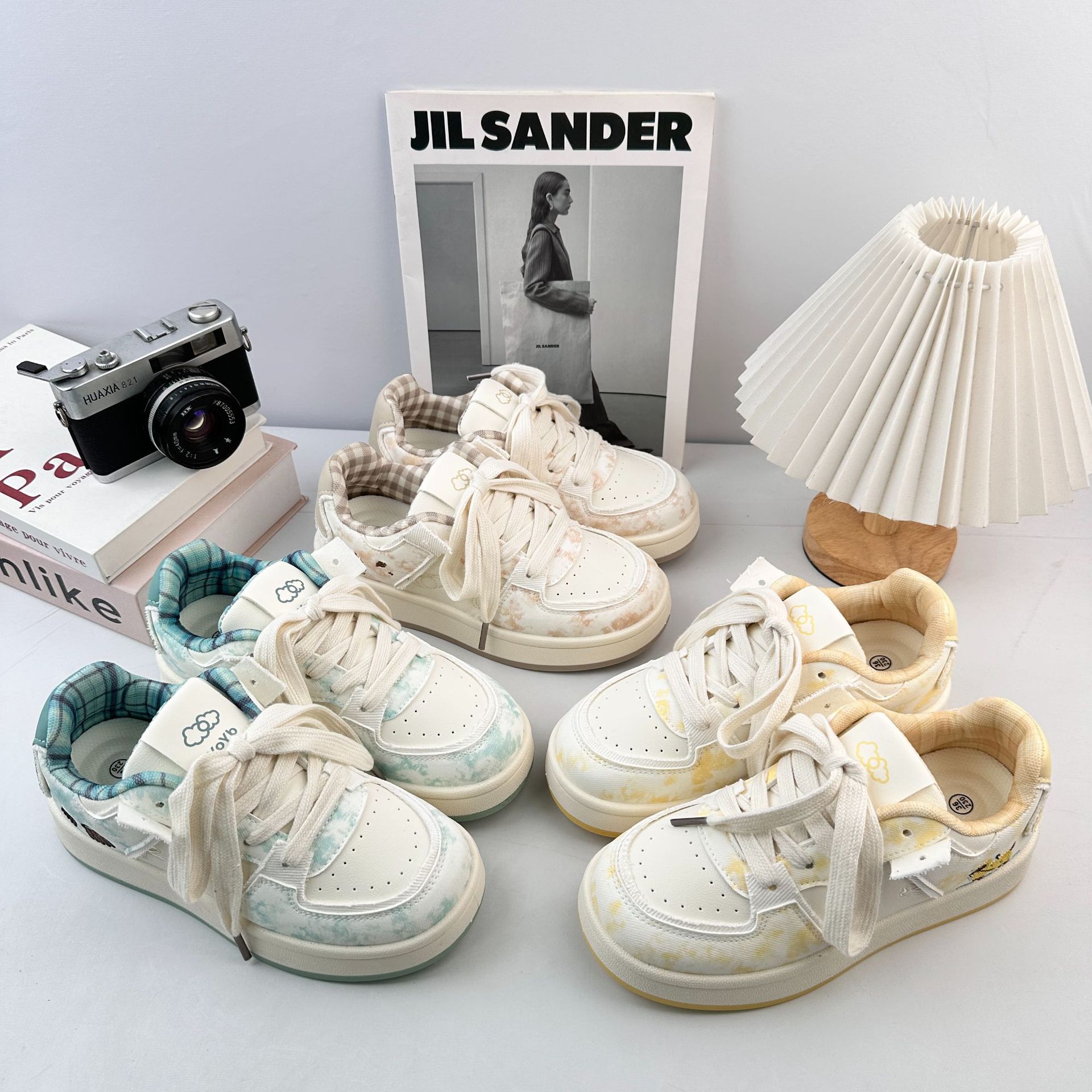 Yuanbo 2025 otoño versátil zapatos blancos de mujer nuevos zapatos de pan de suela gruesa coreanos zapatos deportivos casuales de nicho