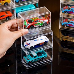 風火輪展示箱透明防塵は子供の合金の小さい車の模型の多美カードの収納箱を重ねることができます。